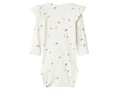 Hvid body med luftigt blomsterprint og flæser på skuldrene fra Name It 13241106 cloud dancer  bagfra